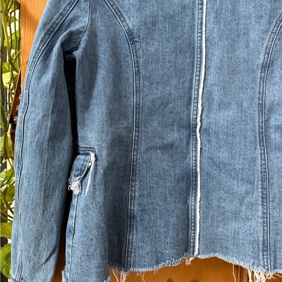BLUE REVIVAL LINDSAY FRAYED DENIM BLAZER SIZE Medium - Picture 8 of 8